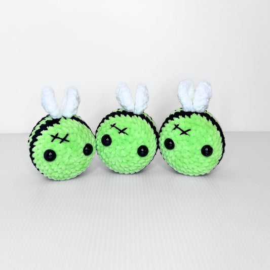 Zom-Bee — Spooky Cute Halloween Crochet Plushie - pursuitofcraftyness